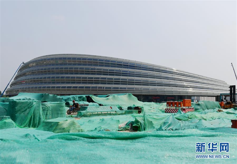 (體育·圖文互動)(2)易轉(zhuǎn)換、夠低碳、可持續(xù)——解密北京冬奧場館冰面建設(shè)亮點(diǎn)