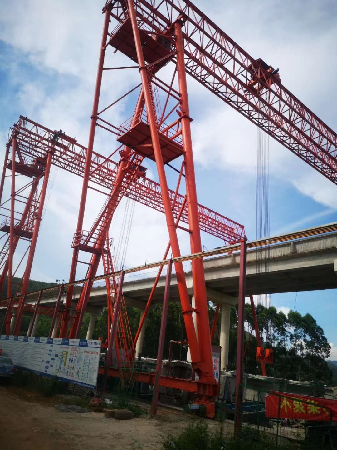 成都行吊起重機/四川龍門吊/提梁機出租/架橋機出租