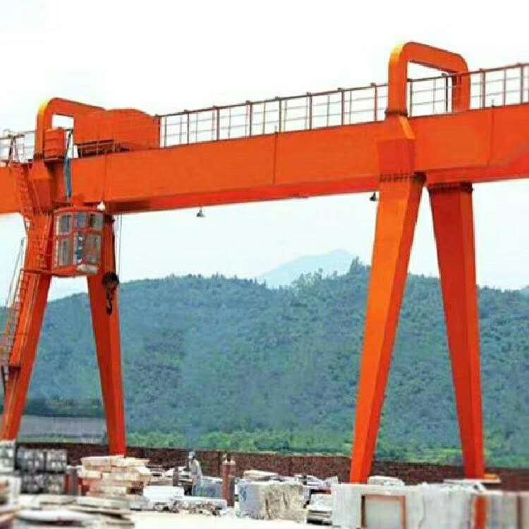 云南師宗縣門式起重機(jī)
